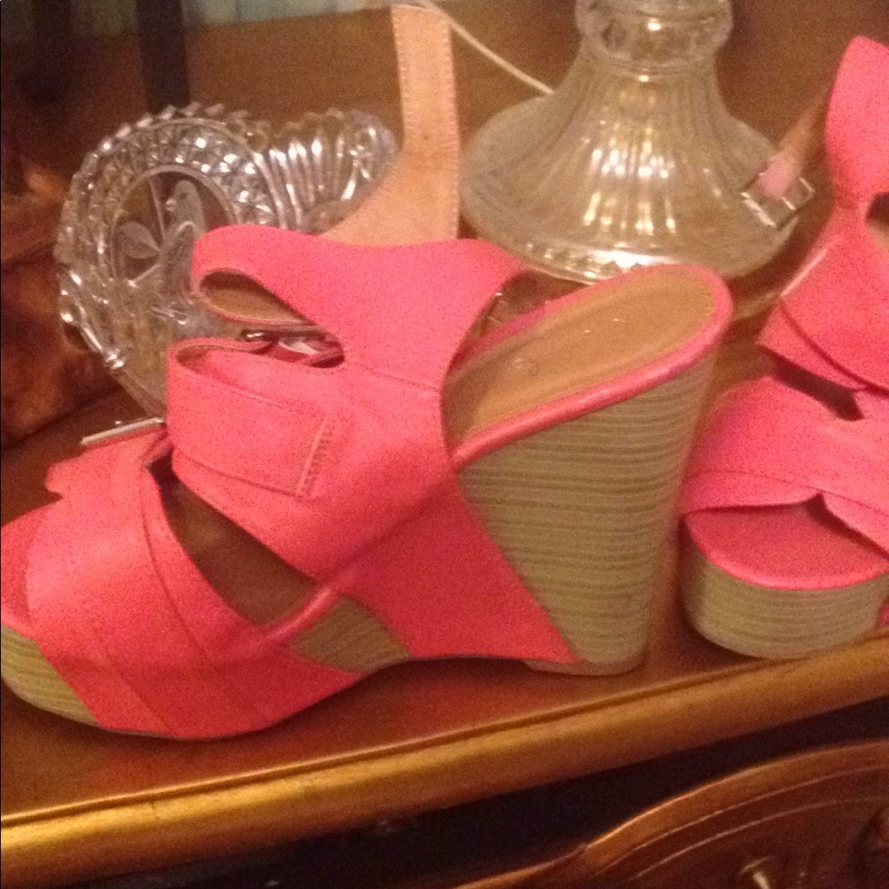 Again, color is Everything, everywhere Hot wedges